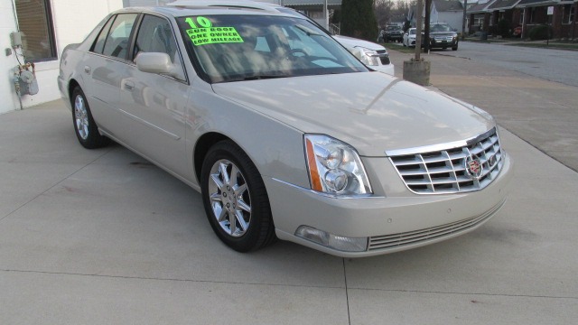 photo of 2010 Cadillac DTS Performance
